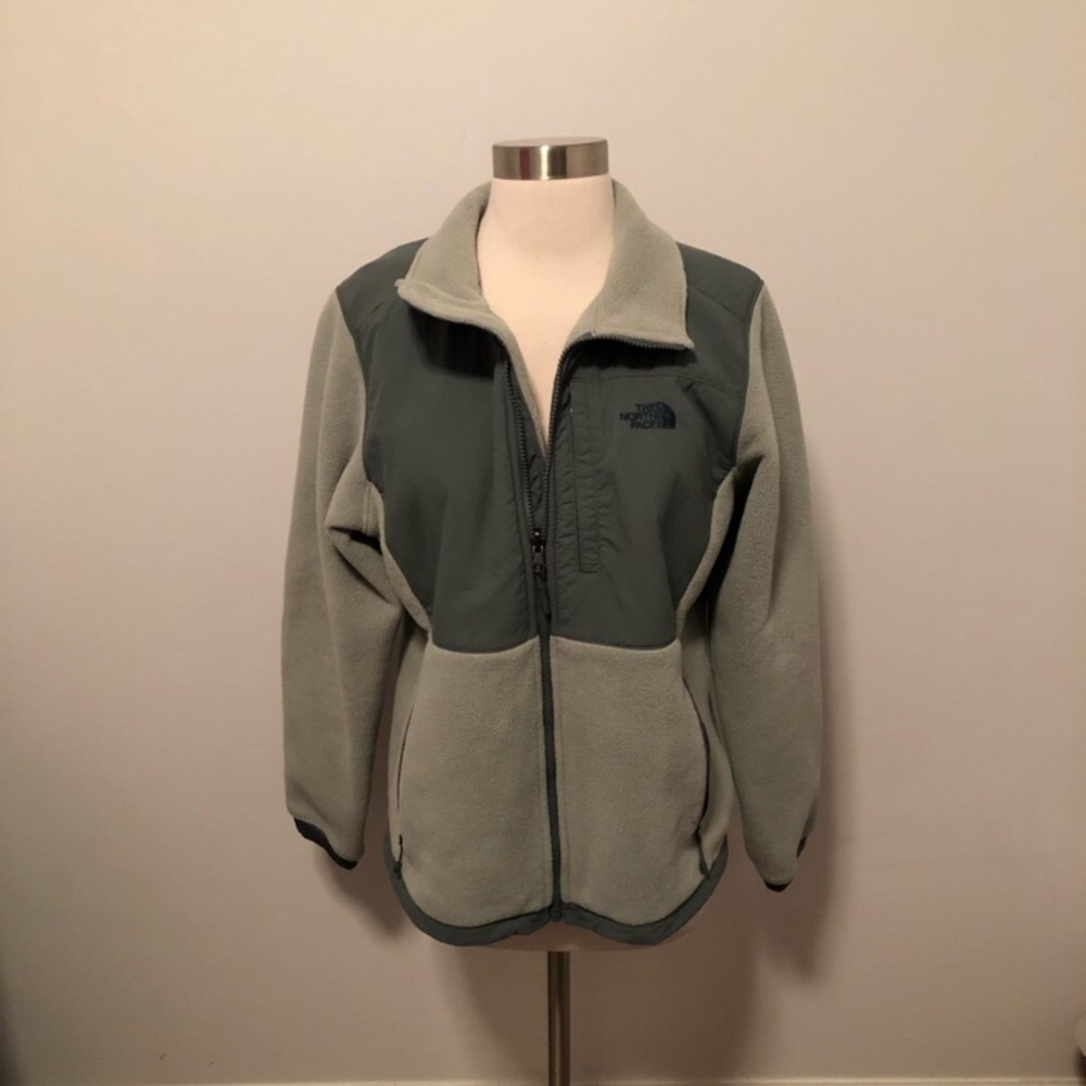 North Face Denali 2 jacket.